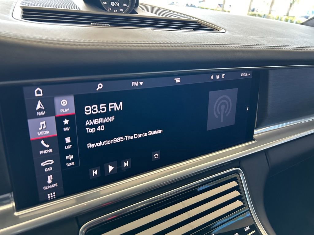 Used 2020 Porsche Panamera GTS image 7