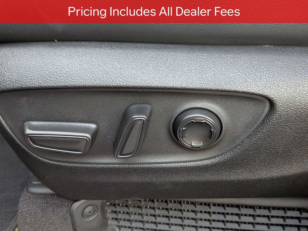 Used 2025 Toyota Sienna Limited FWD image 21