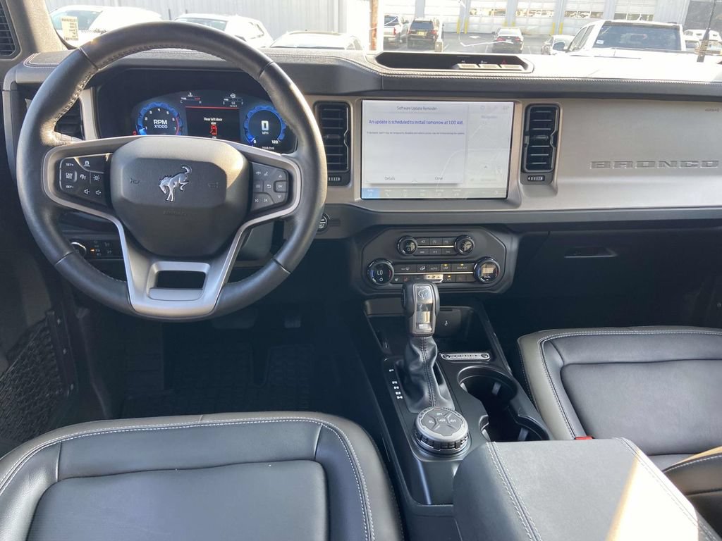 Used 2025 Ford Bronco Outer Banks AWD/4WD image 11
