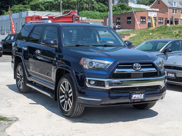 Used 2022 Toyota 4Runner Limited AWD/4WD image 3