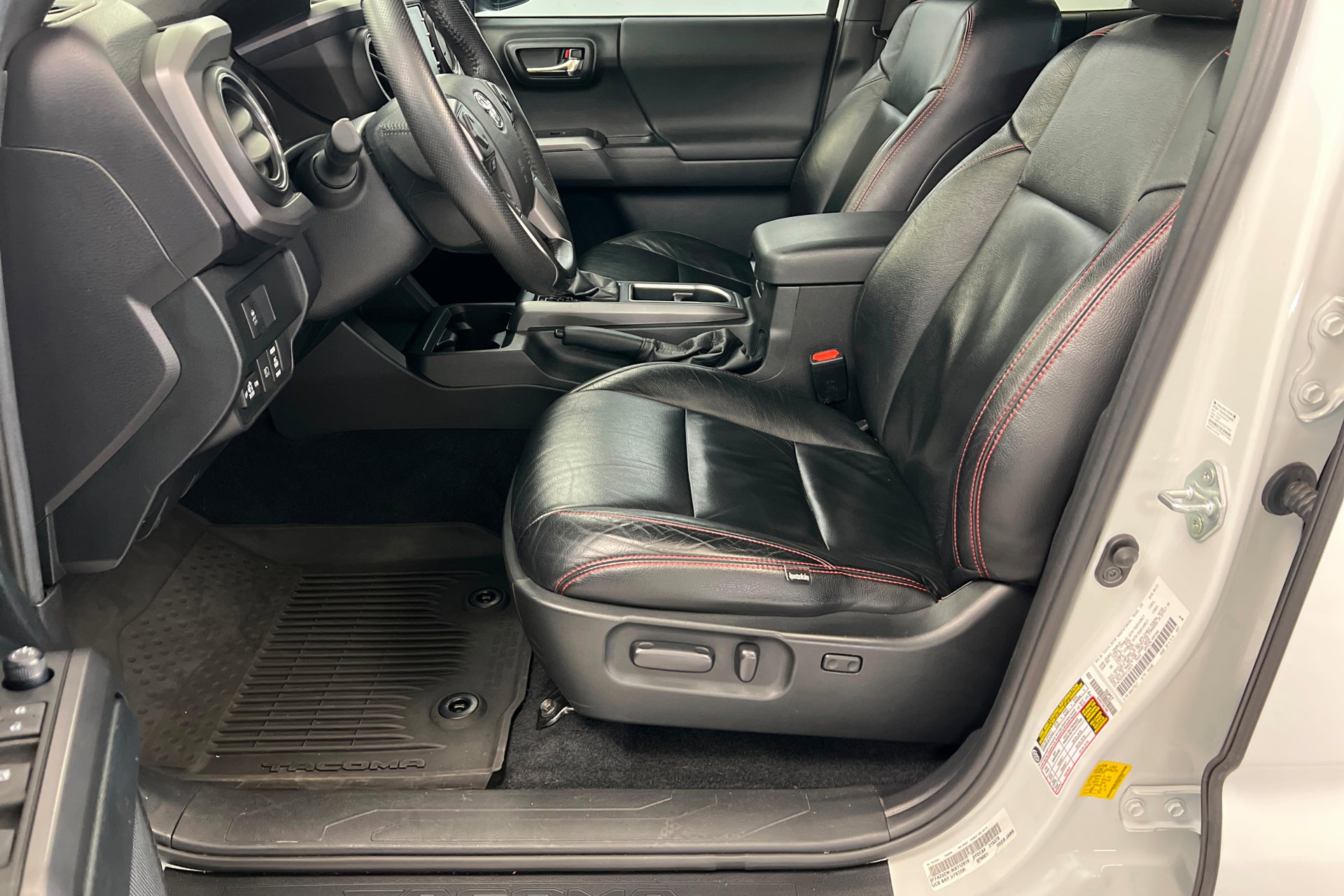 Used 2021 Toyota Tacoma TRD Sport w/ Technology Package image 18