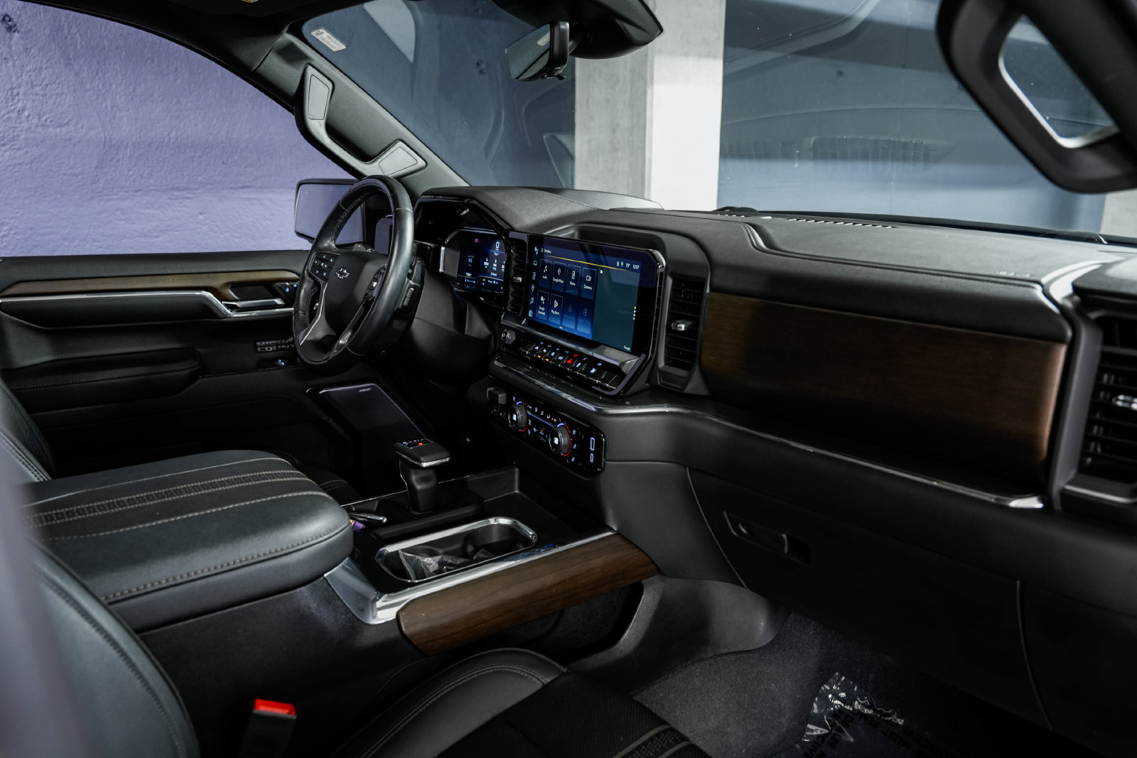Used 2024 Chevrolet Silverado 1500 High Country w/ Midnight Edition AWD/4WD image 28