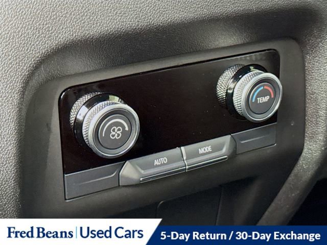 Used 2025 Buick Enclave Preferred image 27
