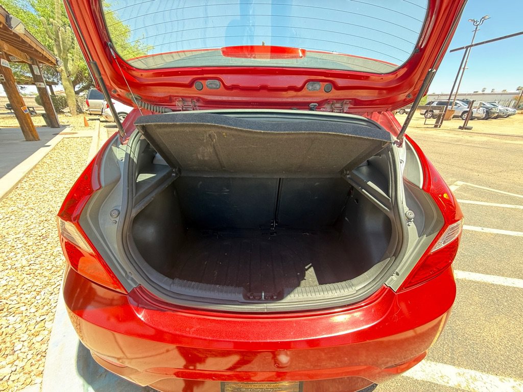 Used 2013 Hyundai Accent SE FWD image 17