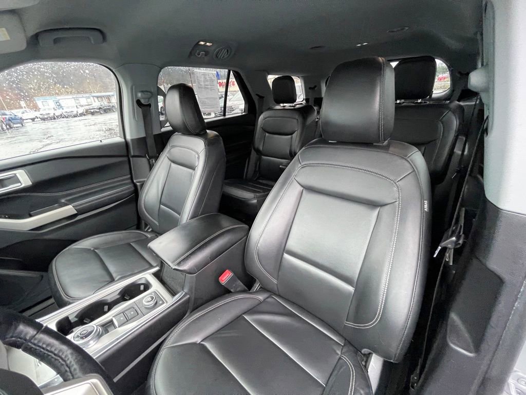 Used 2022 Ford Explorer XLT w/ Equipment Group 202A image 17