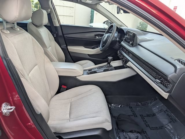 Used 2025 Honda Accord SE image 32