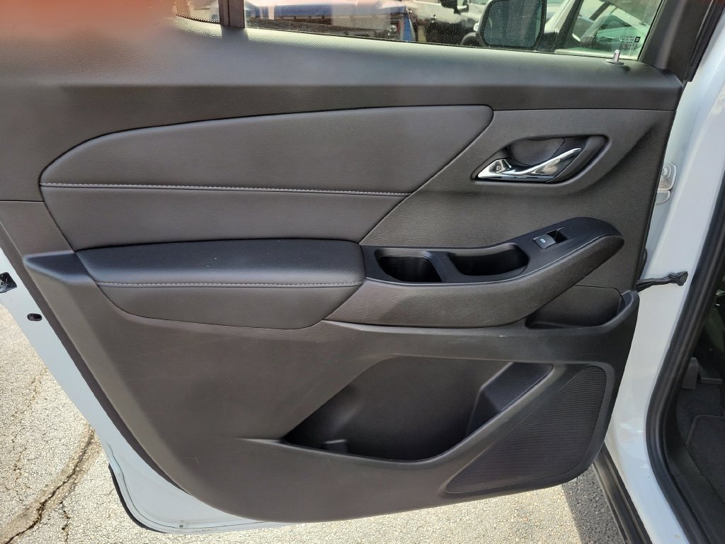 Used 2023 Chevrolet Traverse LT FWD image 20