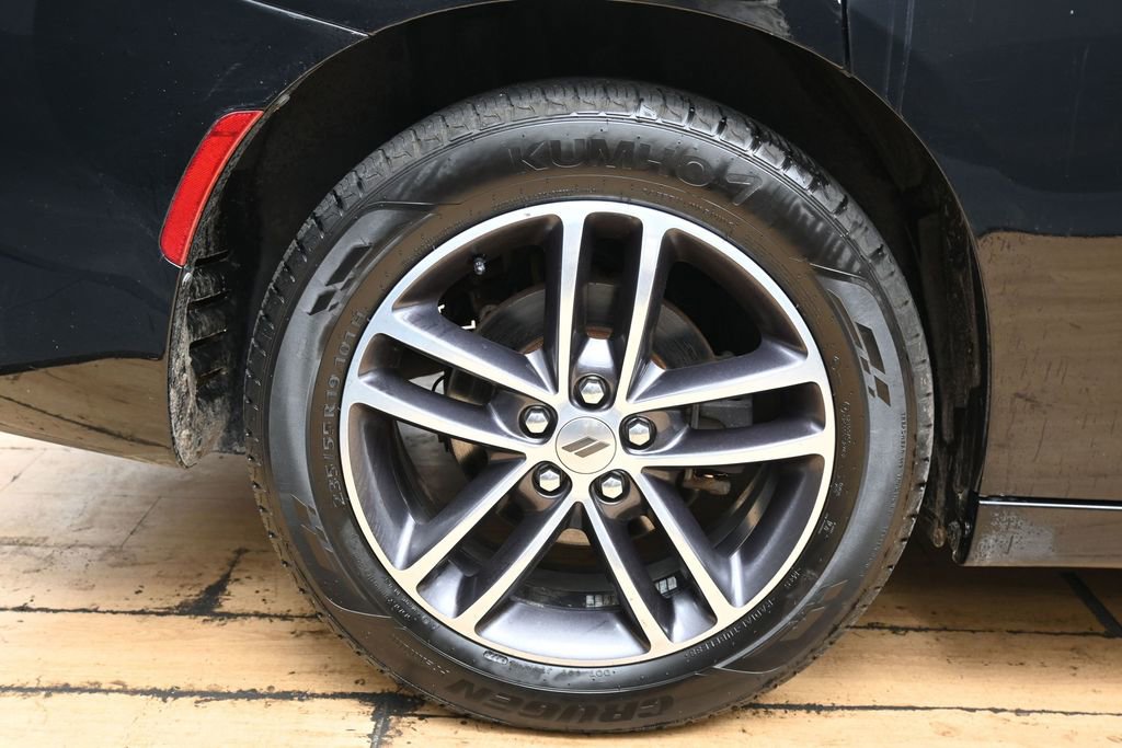 Used 2019 Dodge Charger SXT AWD/4WD image 14