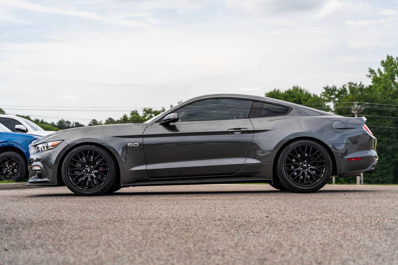 Used 2017 Ford Mustang GT w/ GT Performance Package RWD image 5
