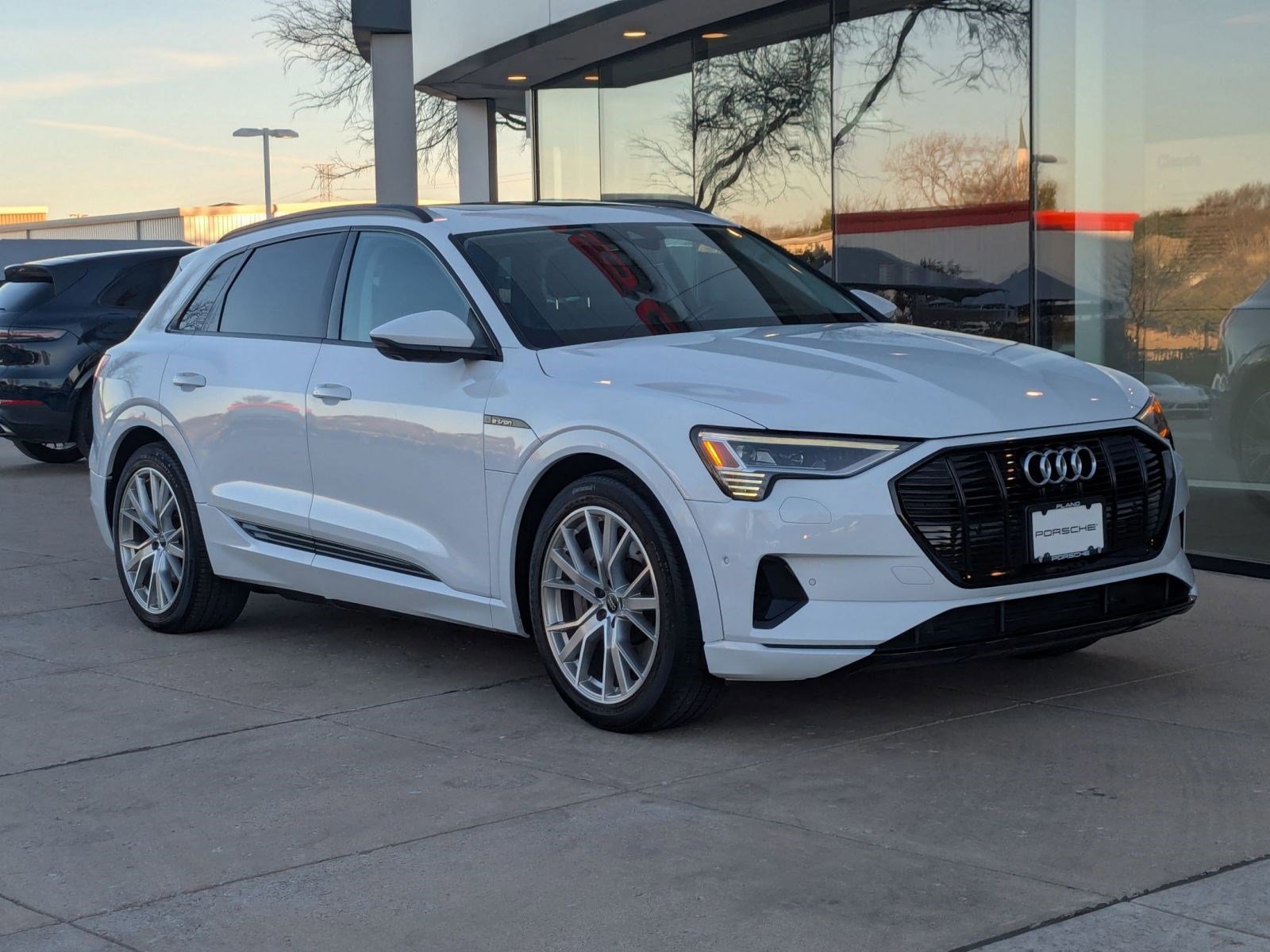 Used 2021 Audi e-tron Prestige w/ Prestige Package image 7