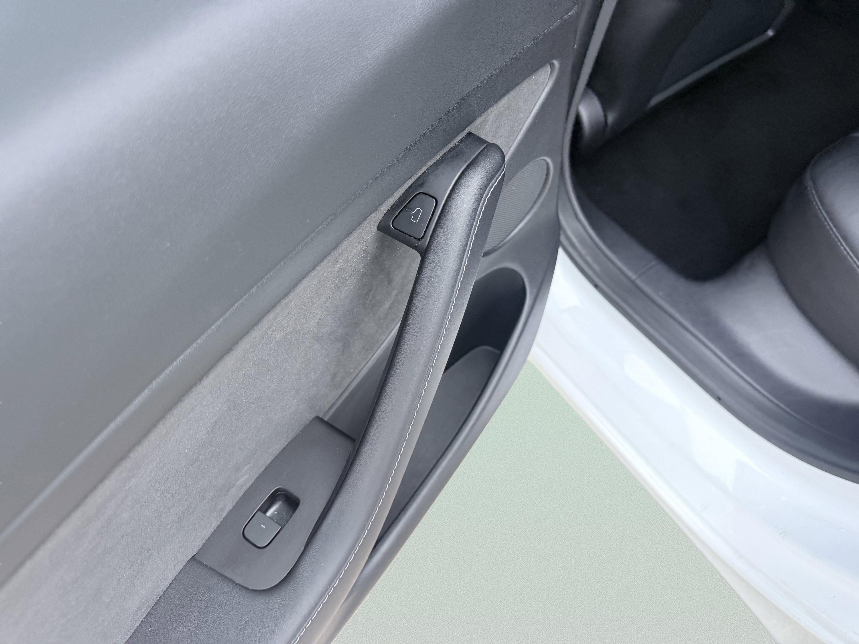 Used 2023 Tesla Model 3 Standard Range image 35