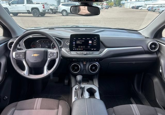 Used 2024 Chevrolet Blazer LT w/ Convenience Package FWD image 6