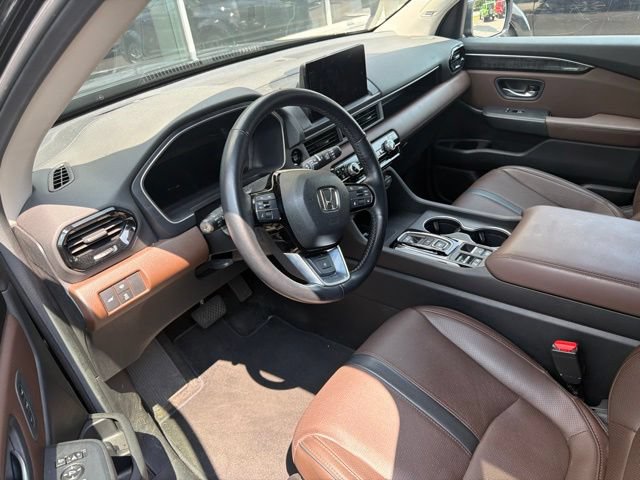 Used 2025 Honda Pilot Elite image 3