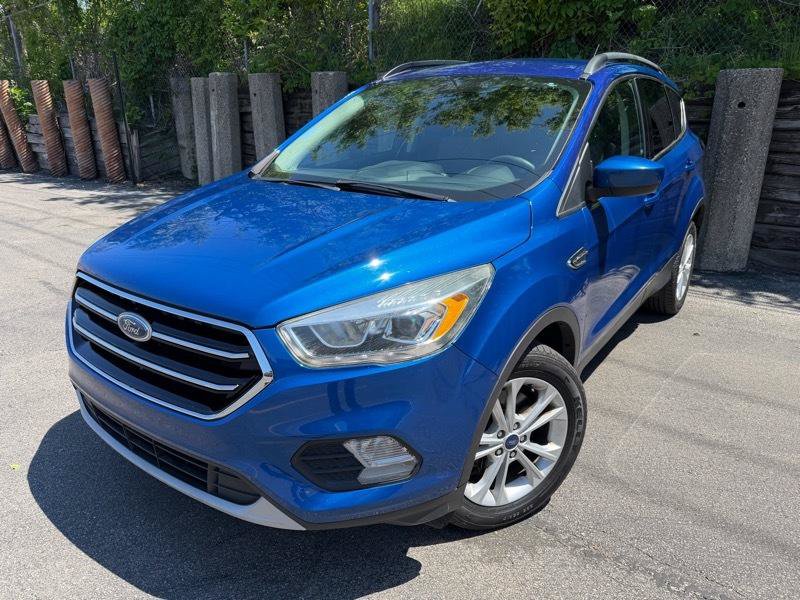 Used 2017 Ford Escape SE w/ Equipment Group 201A AWD/4WD image 1