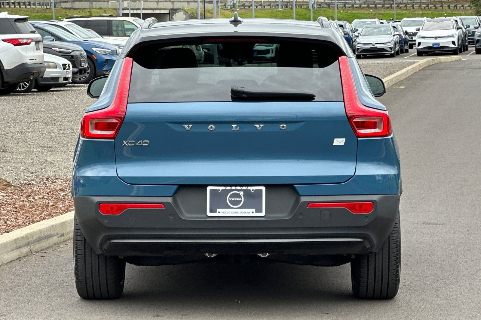 Used 2023 Volvo XC40 Recharge Ultimate image 4