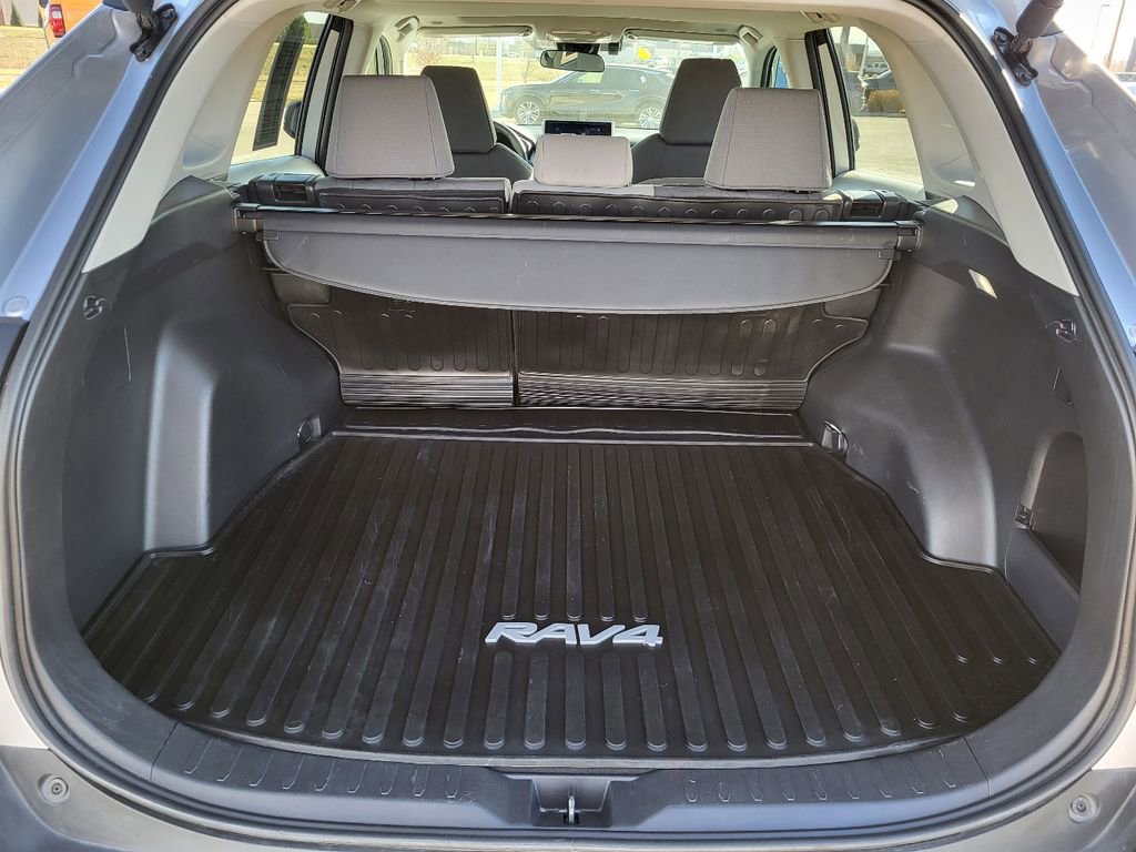 Used 2024 Toyota RAV4 XLE image 10