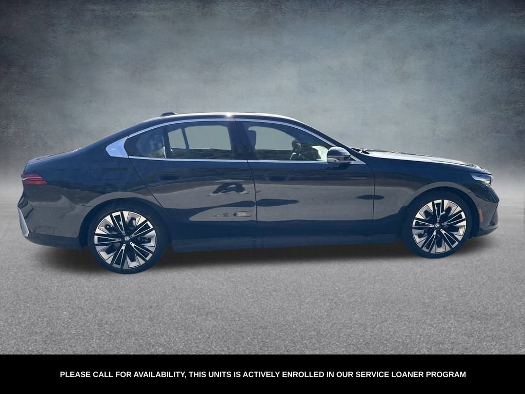 Used 2025 BMW 530i xDrive w/ Premium Package image 7