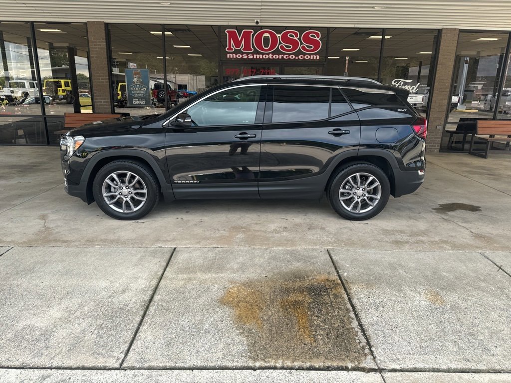 Used 2022 GMC Terrain SLT w/ Infotainment Package II image 7