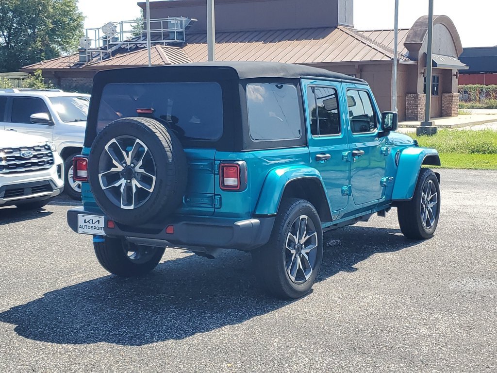 Used 2024 Jeep Wrangler Unlimited w/ Convenience Group AWD/4WD image 4