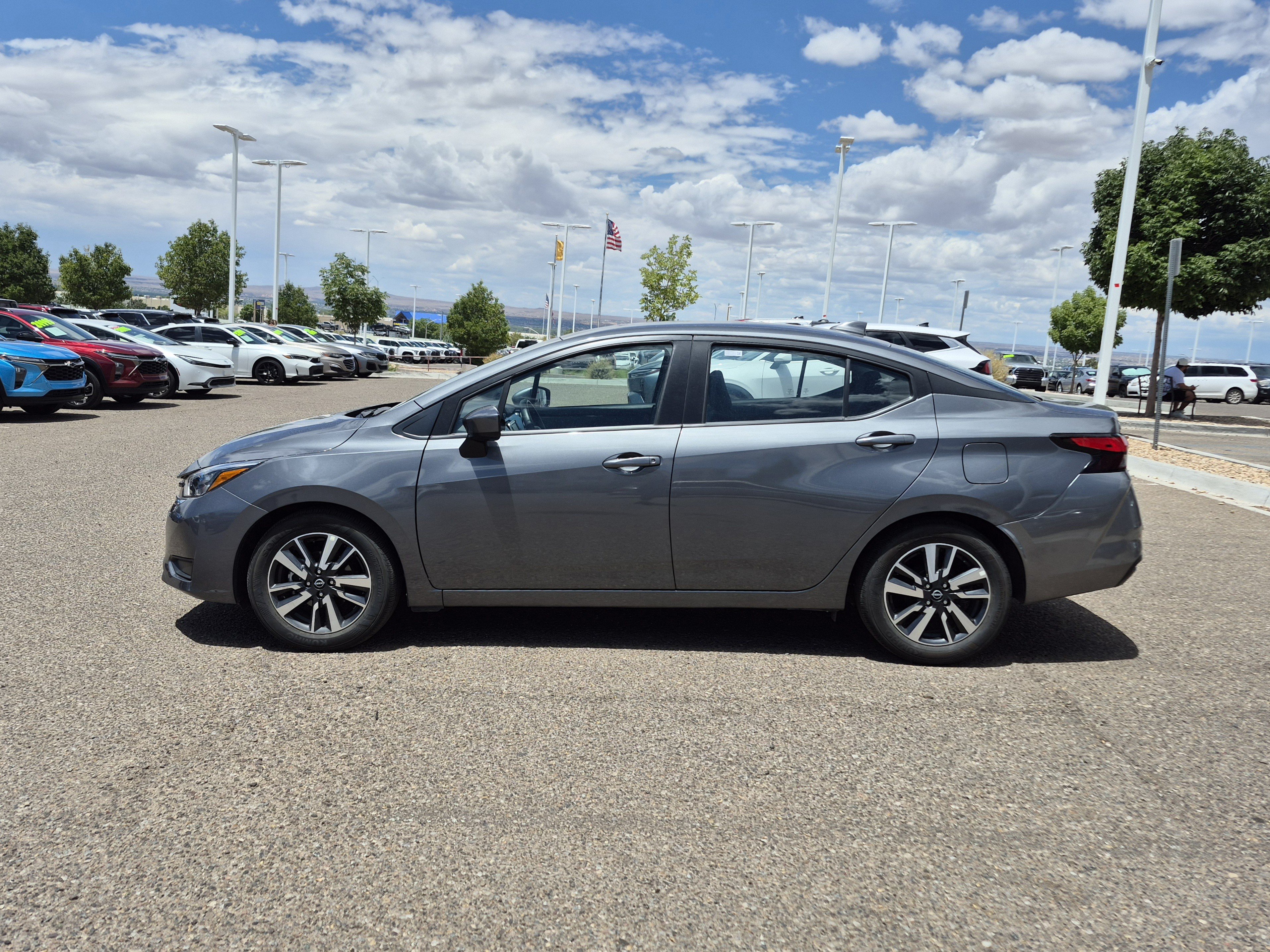 Used 2025 Nissan Versa SV FWD image 2