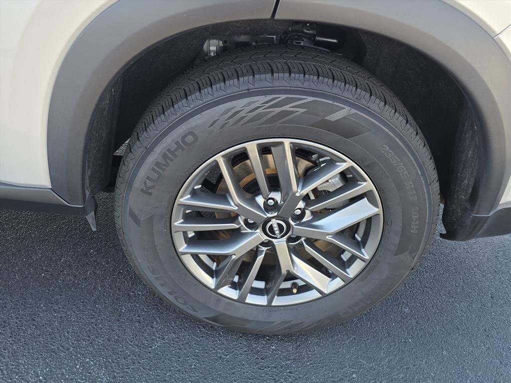 Used 2024 Nissan Rogue S image 15