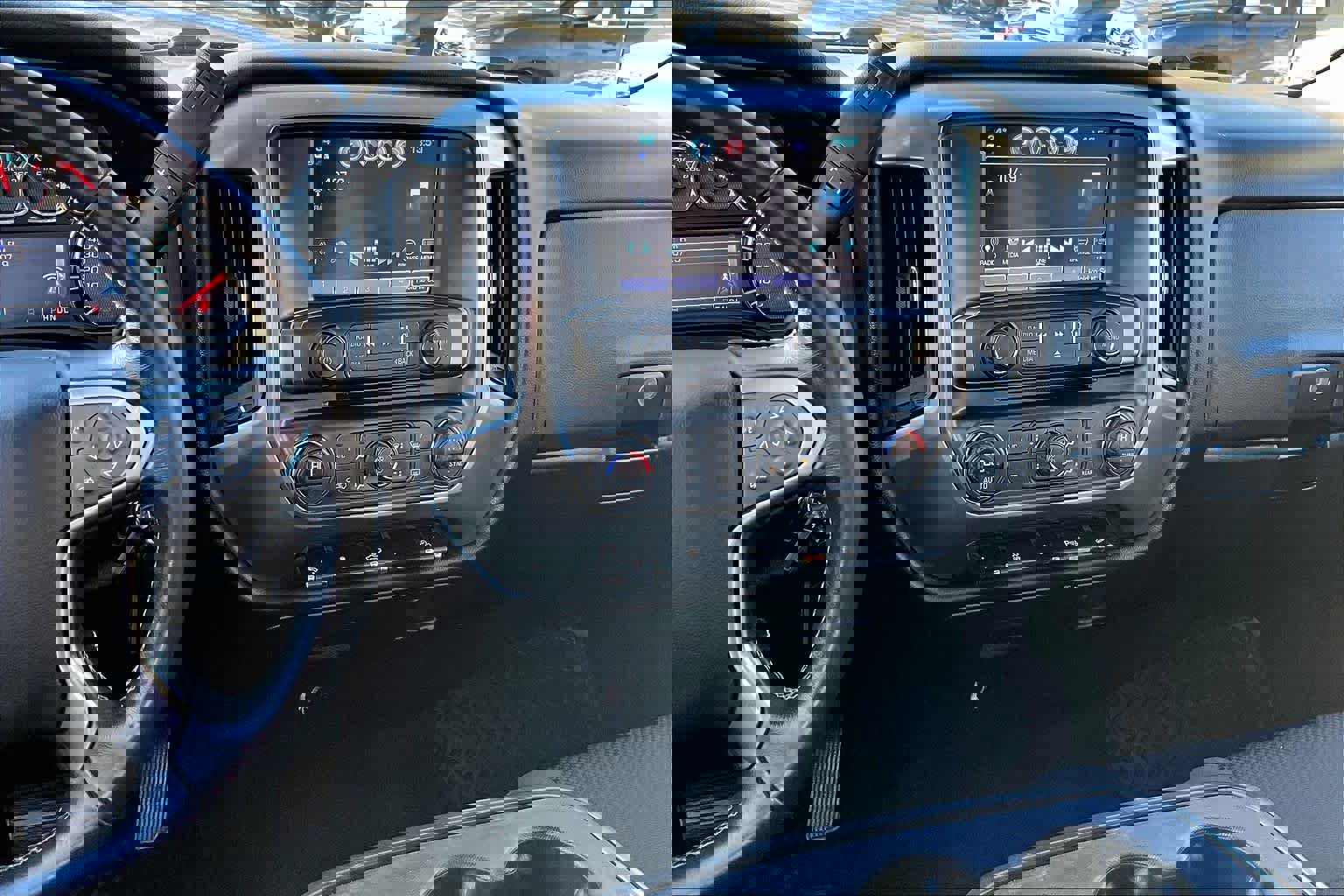 Used 2018 Chevrolet Silverado 1500 LT w/ All Star Edition image 6