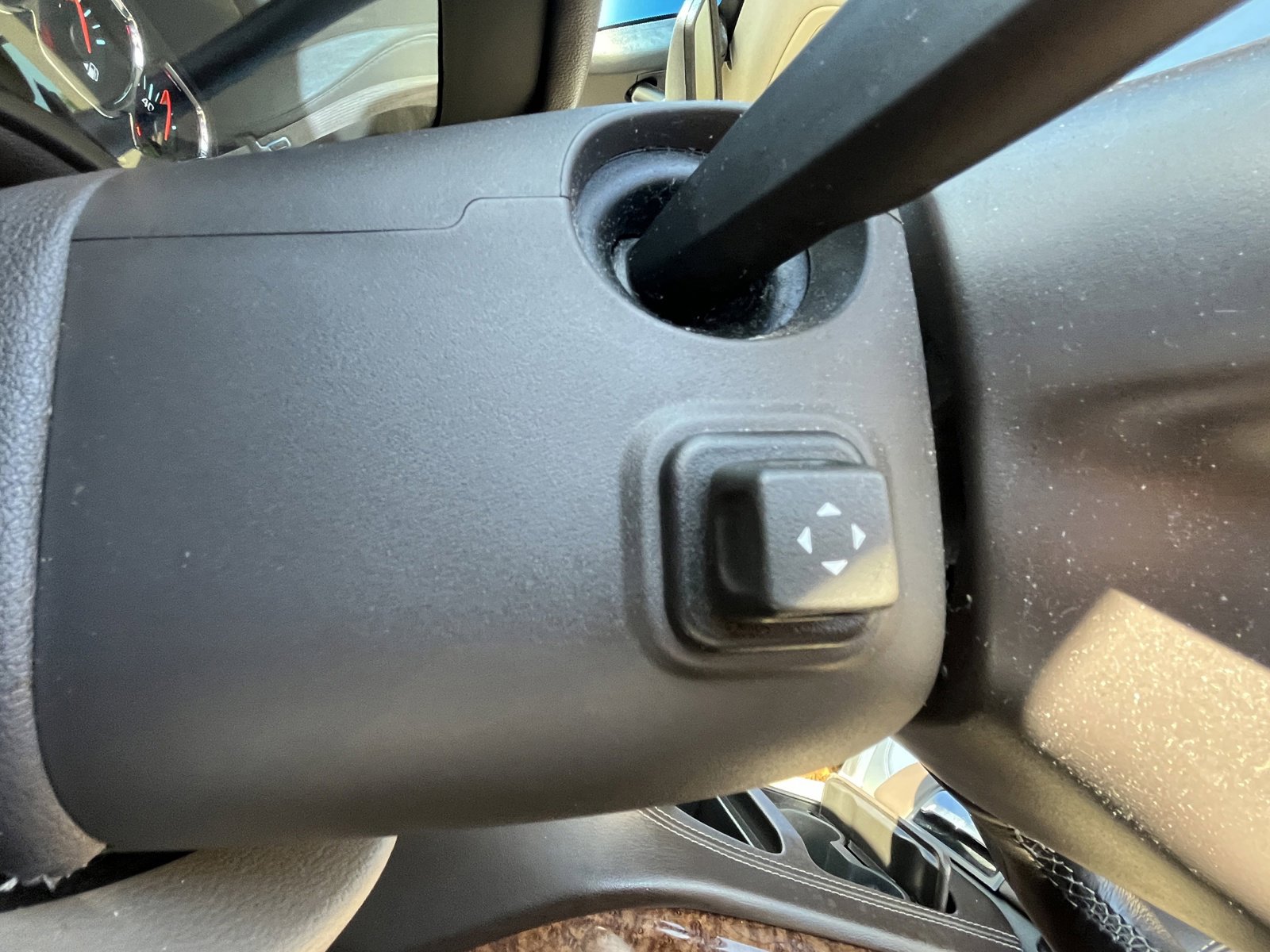 Used 2015 Chevrolet Suburban LTZ AWD/4WD image 32