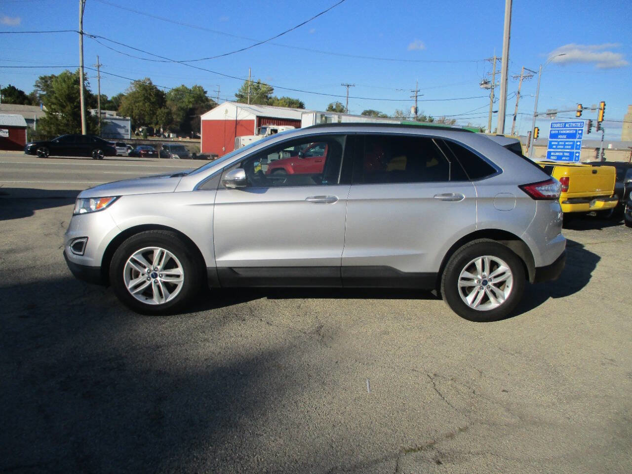 Used 2017 Ford Edge SEL w/ Class II Trailer Tow Package image 2