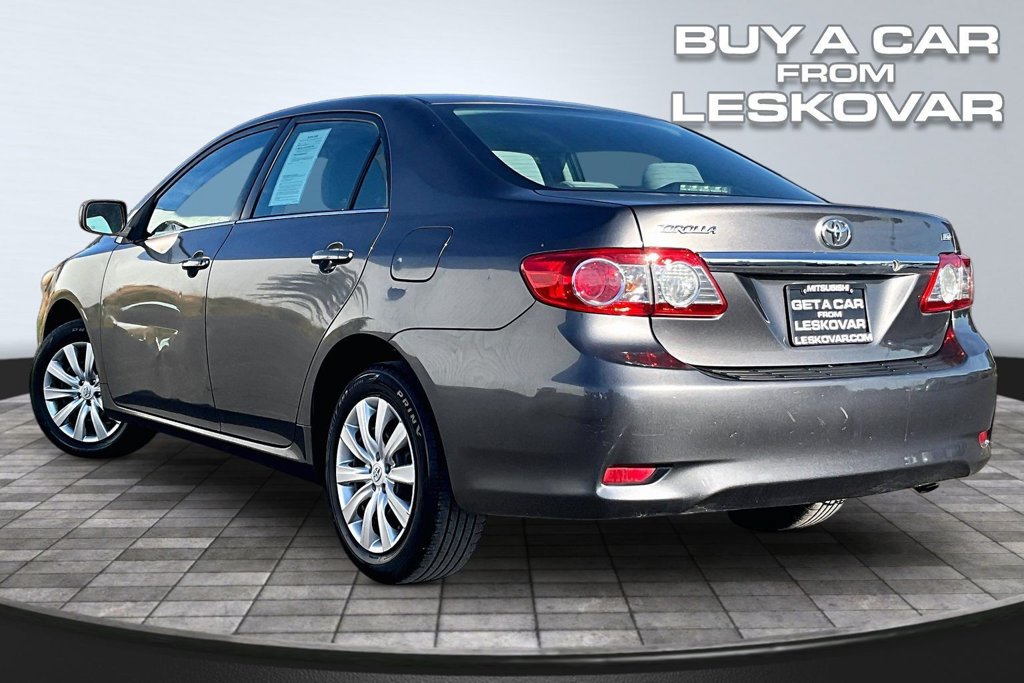 Used 2013 Toyota Corolla LE FWD image 2