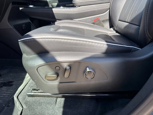 Used 2026 Buick Enclave Avenir w/ Super Cruise Package AWD/4WD image 25
