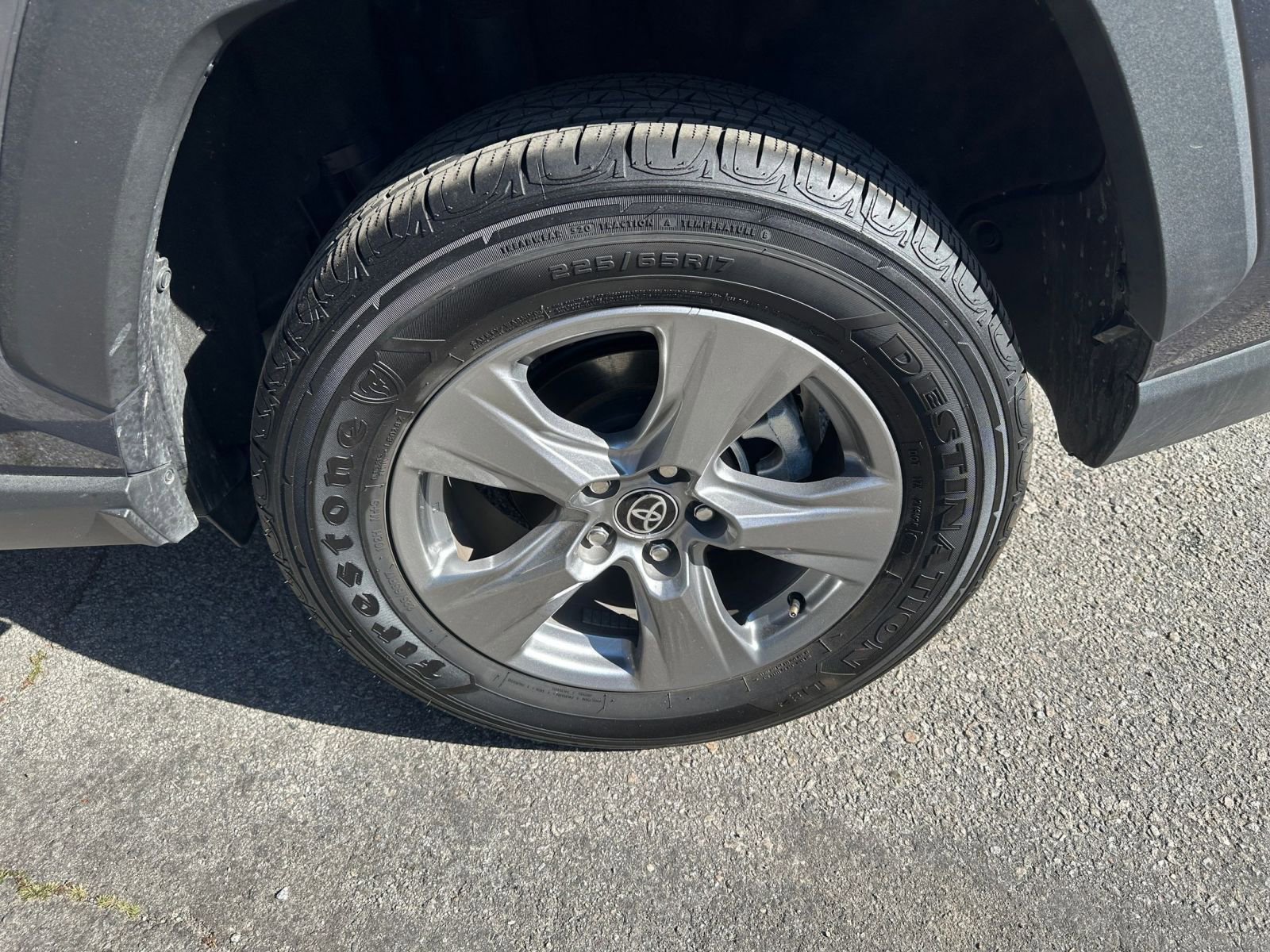 Used 2025 Toyota RAV4 XLE w/ Convenience Package image 32