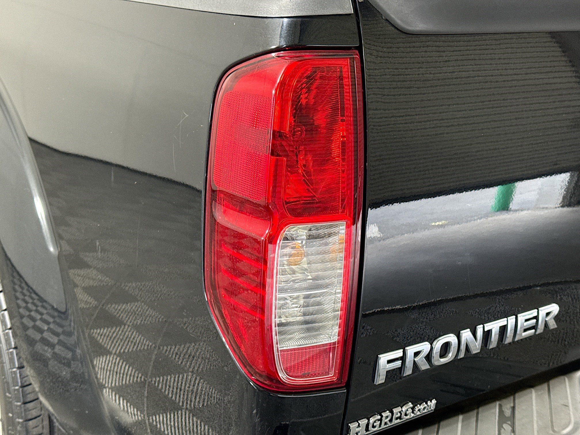 Used 2020 Nissan Frontier SV image 36