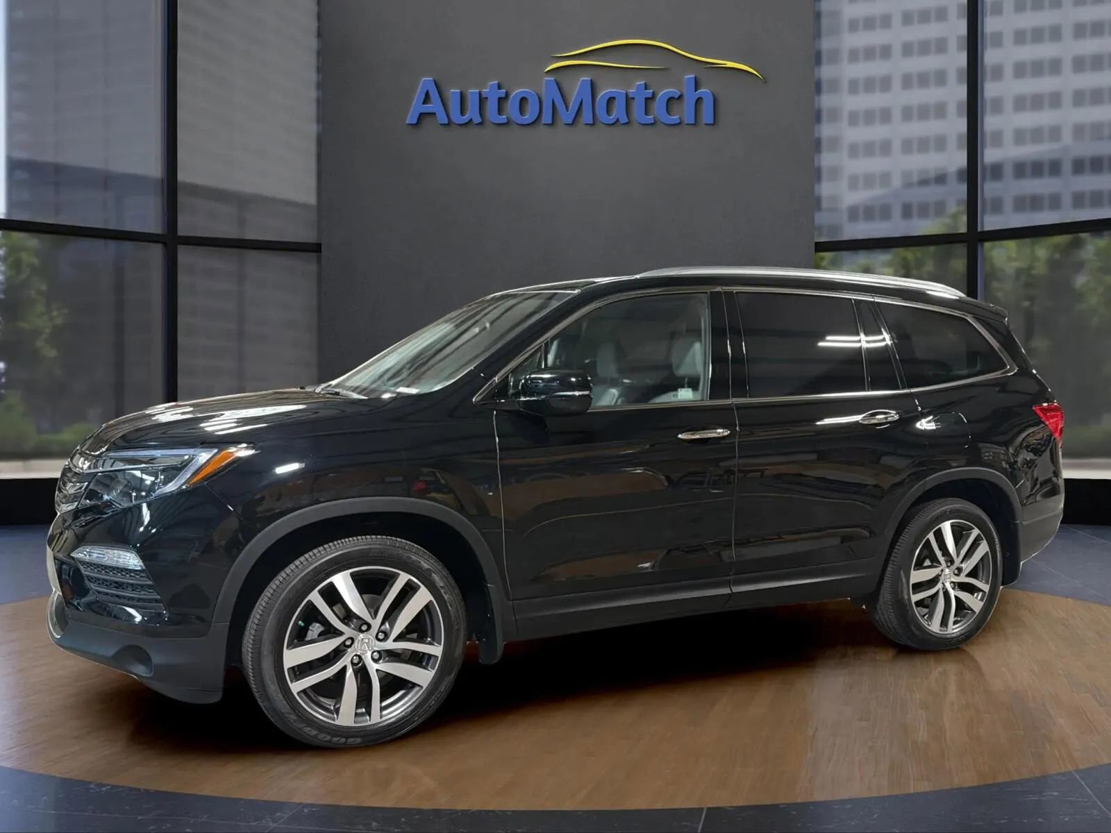 Used 2018 Honda Pilot Touring image 5