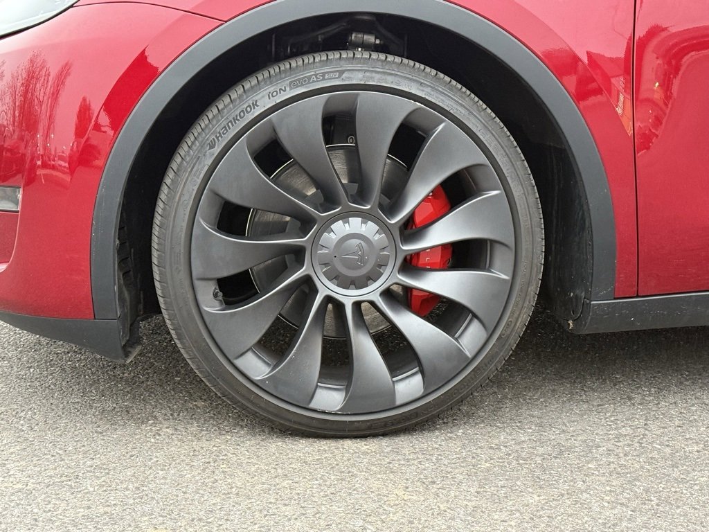 Used 2025 Tesla Model Y Performance image 33