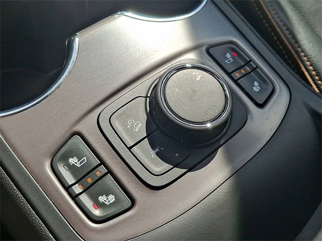 Used 2023 GMC Terrain AT4 image 25