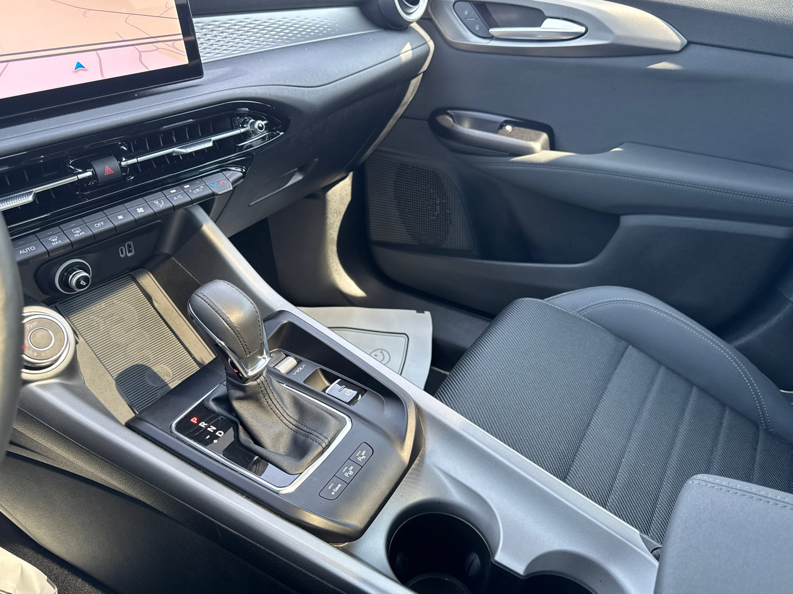 Used 2024 Alfa Romeo Tonale Sprint image 33