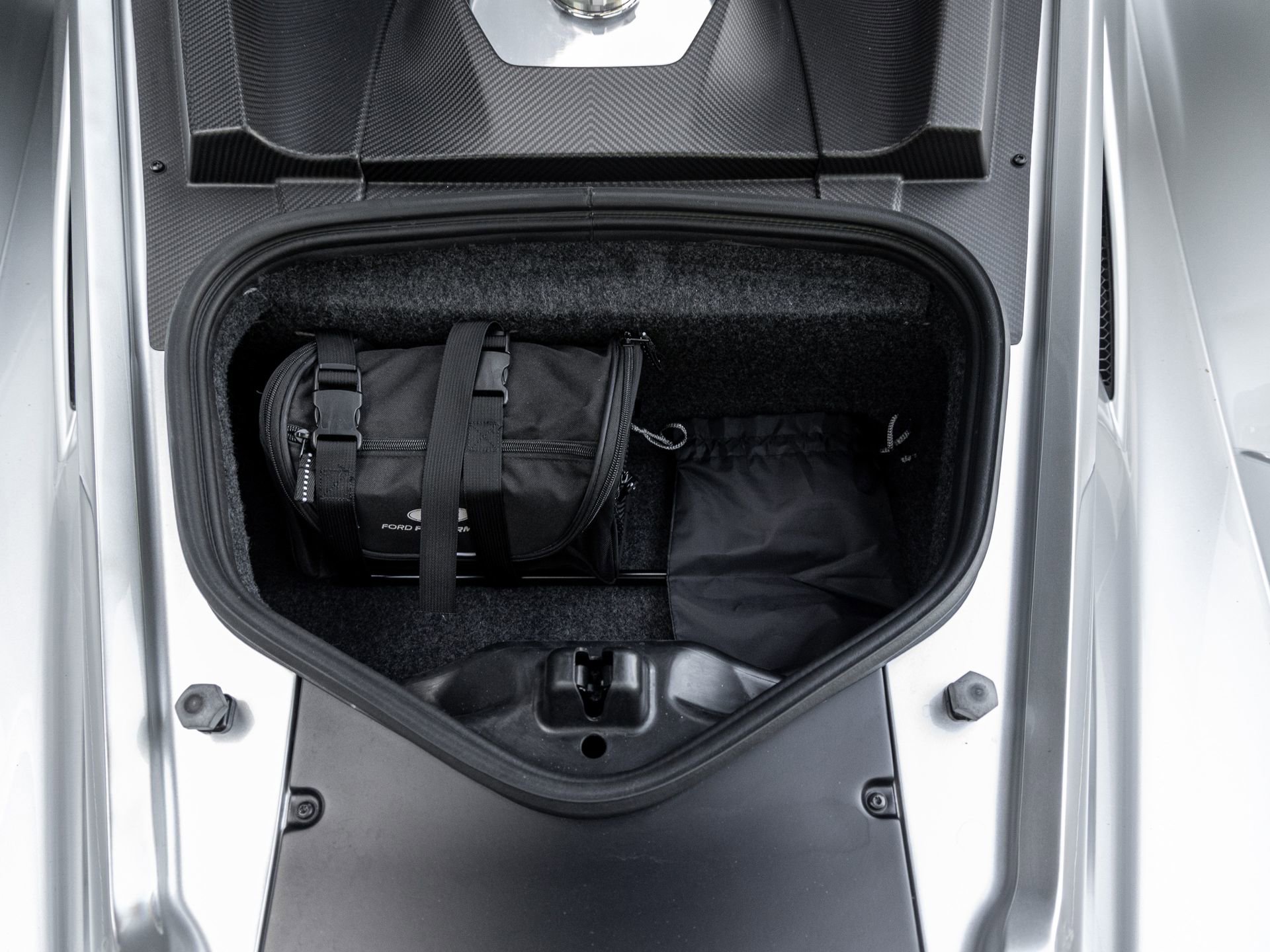 Used 2018 Ford GT image 32