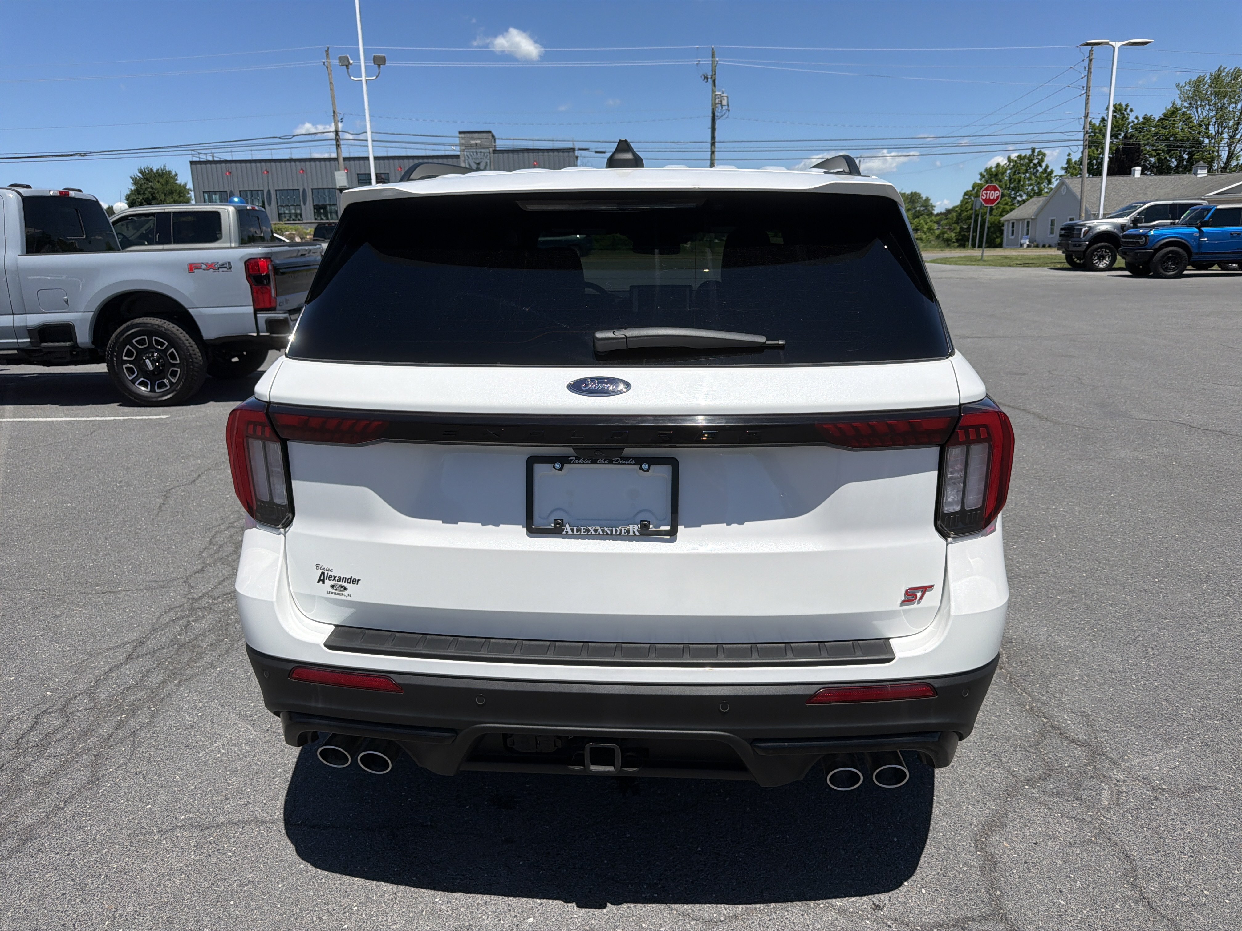 Used 2025 Ford Explorer ST AWD/4WD image 4