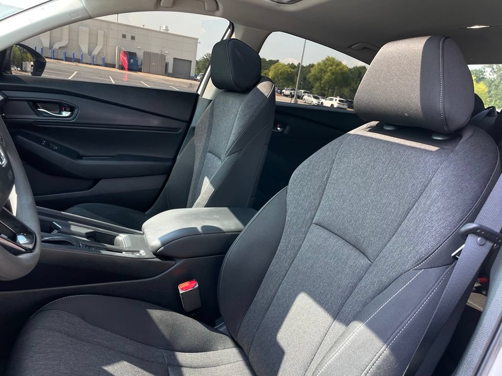 Certified 2025 Honda Accord SE image 25