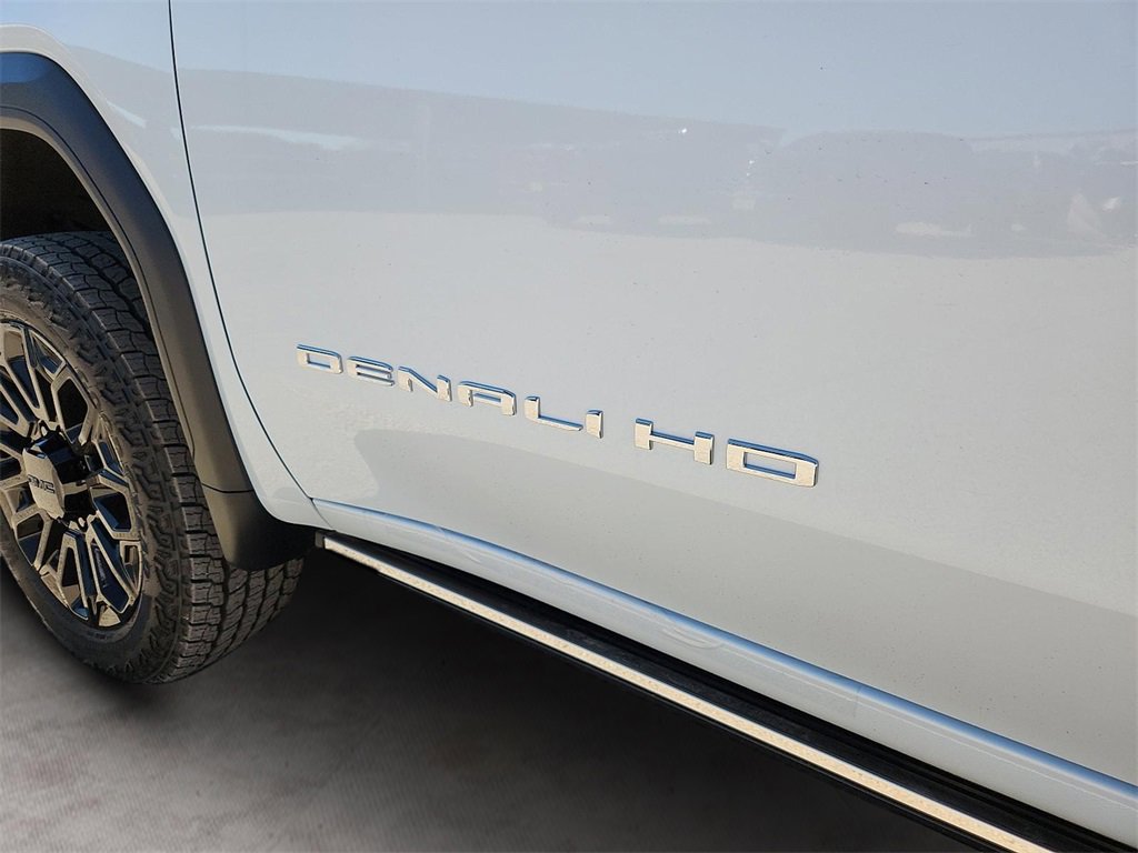 New 2026 GMC Sierra 2500 Denali w/ Denali Reserve Package image 10