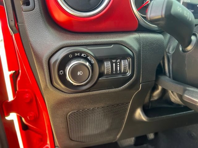 Used 2021 Jeep Wrangler Unlimited Rubicon w/ Dual Top Group AWD/4WD image 12