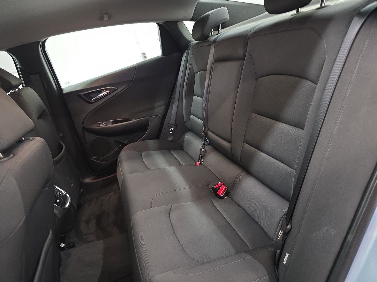 Used 2018 Chevrolet Malibu LT FWD image 36