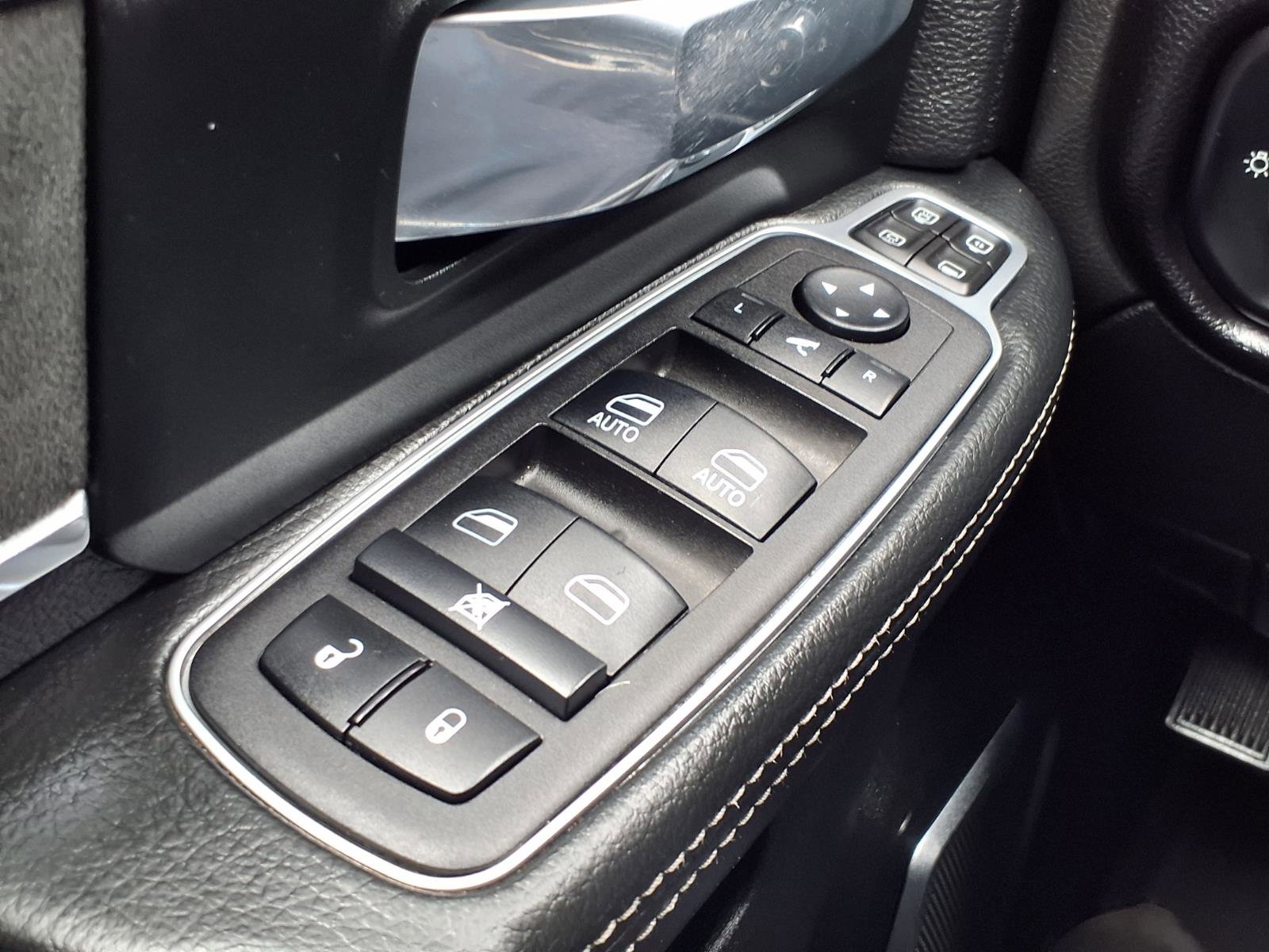 Used 2024 RAM 2500 Laramie AWD/4WD image 11