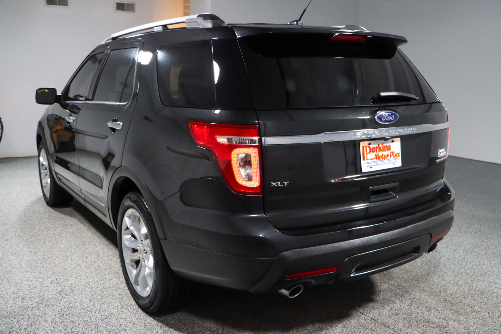 Used 2014 Ford Explorer XLT w/ Equipment Group 202A image 9