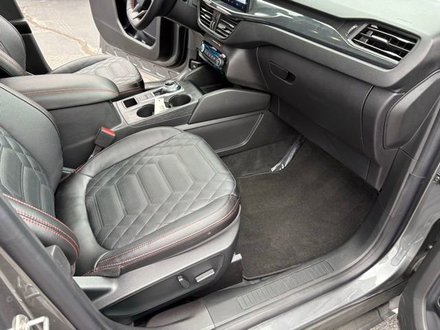 Used 2024 Ford Escape ST-Line Elite w/ Premium Technology Package image 38