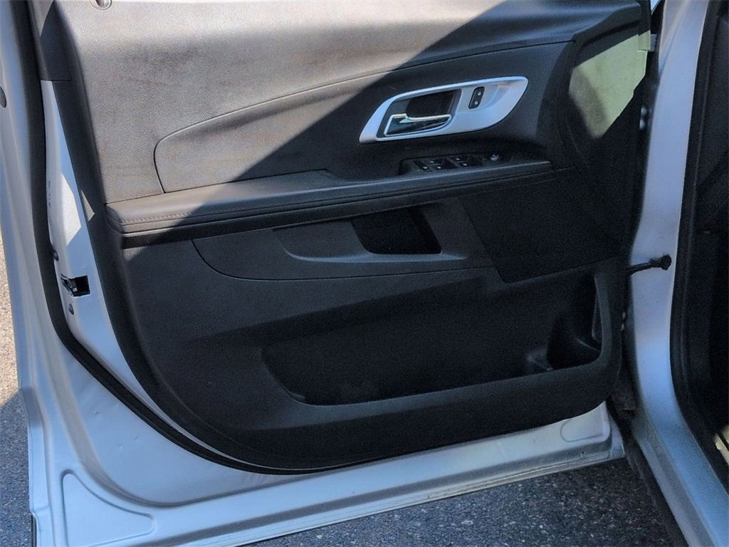 Certified 2017 Chevrolet Equinox LT w/ Convenience Package image 18