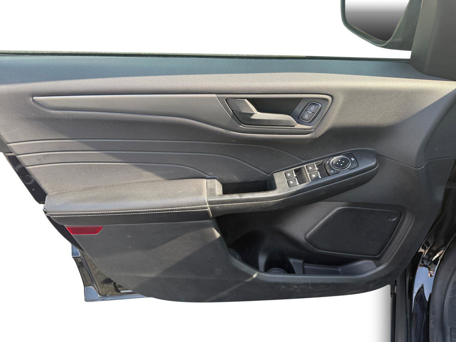 Used 2025 Ford Escape Active w/ Tech Pack #1 AWD/4WD image 9