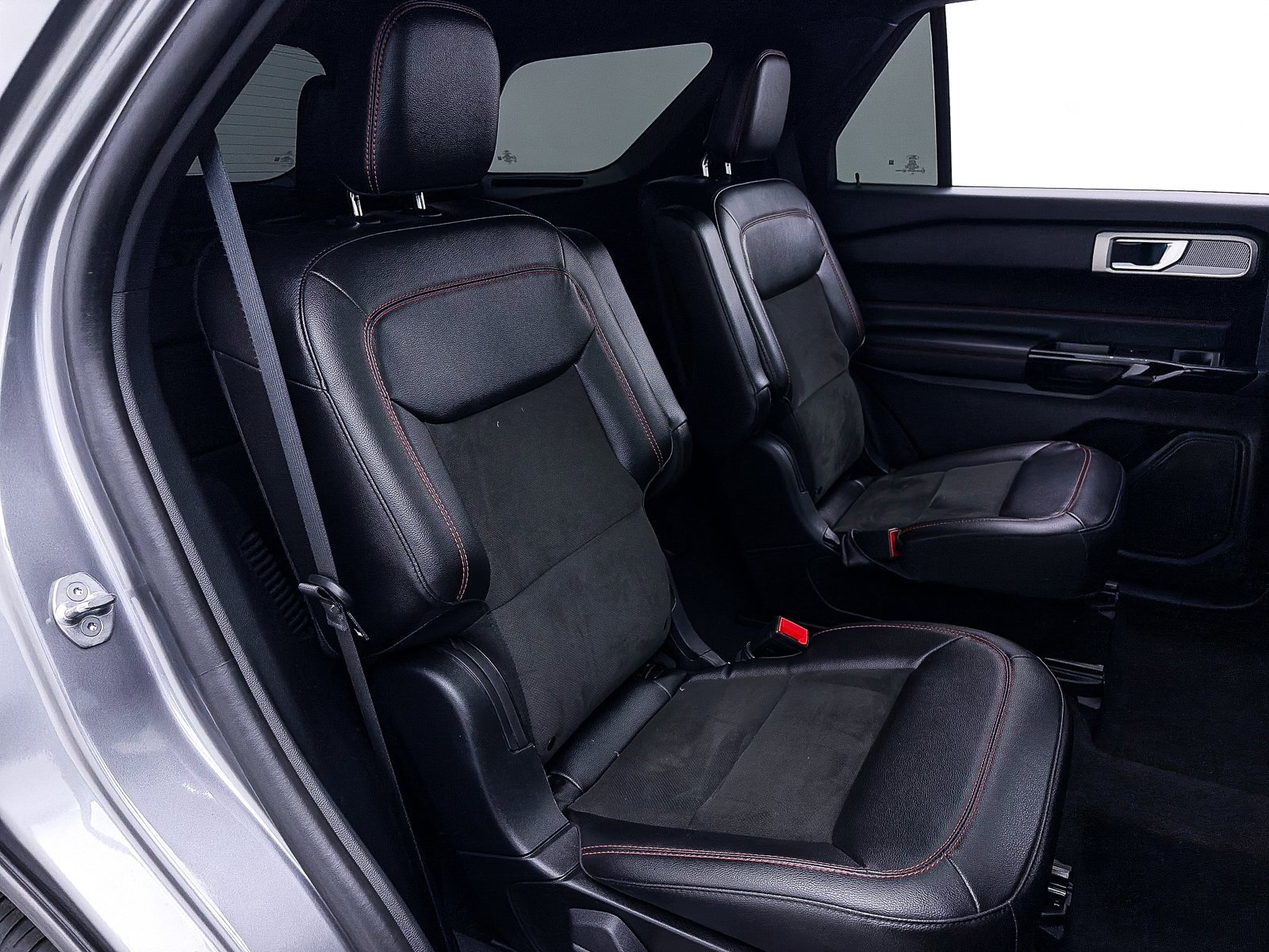 Used 2023 Ford Explorer ST-Line w/ Class IV Trailer Tow Package image 38