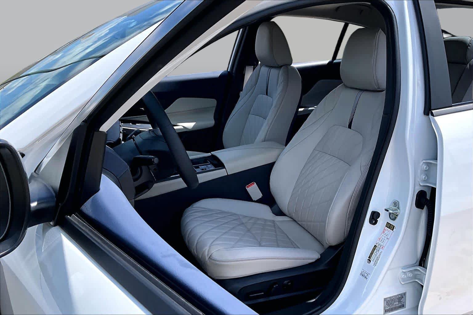 Certified 2026 Nissan Sentra SL w/ Floor Mat Package FWD image 8