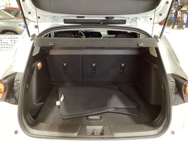 Used 2025 Chevrolet Trax LT FWD image 14